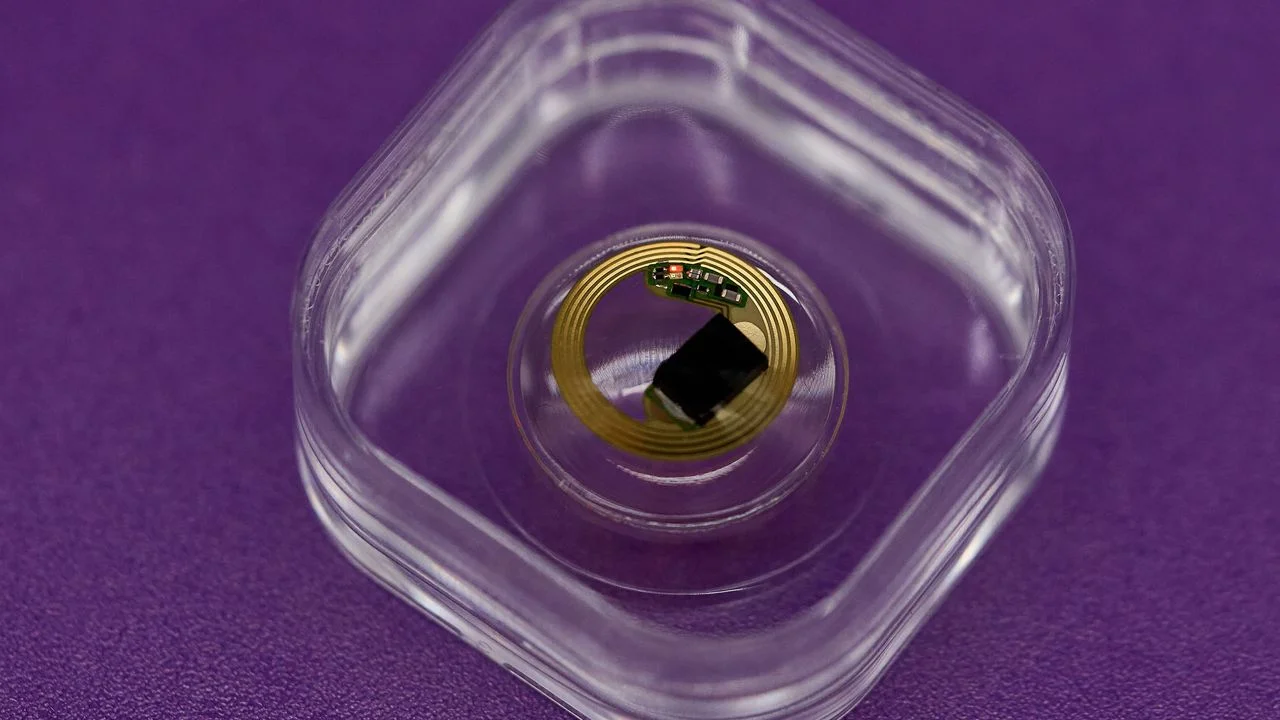 Forget smart glasses, I saw the future of smart contact lenses — and they're coming sooner than you think