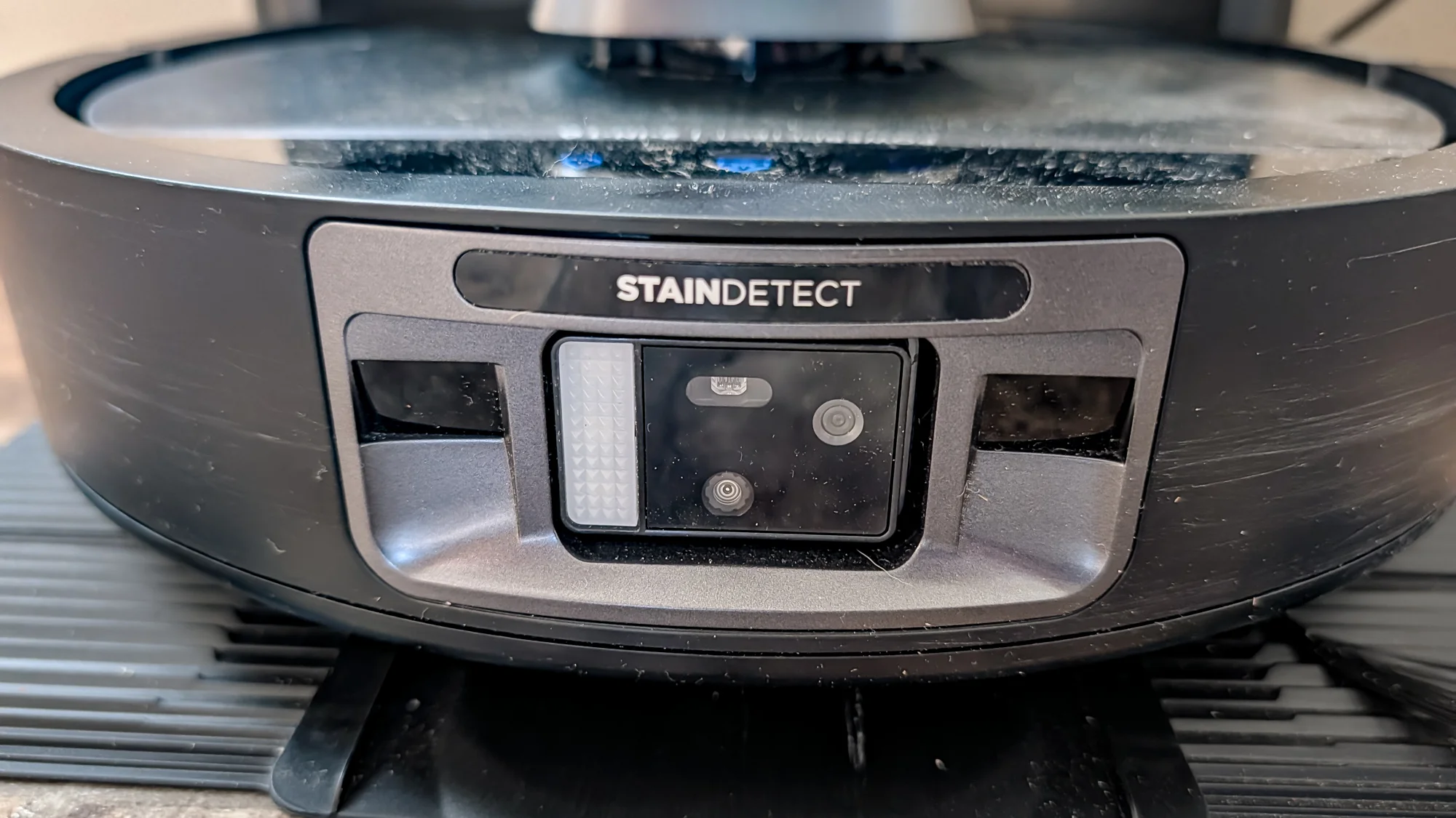 Shark UV Reveal PowerDetect Robot Vacuum sensors