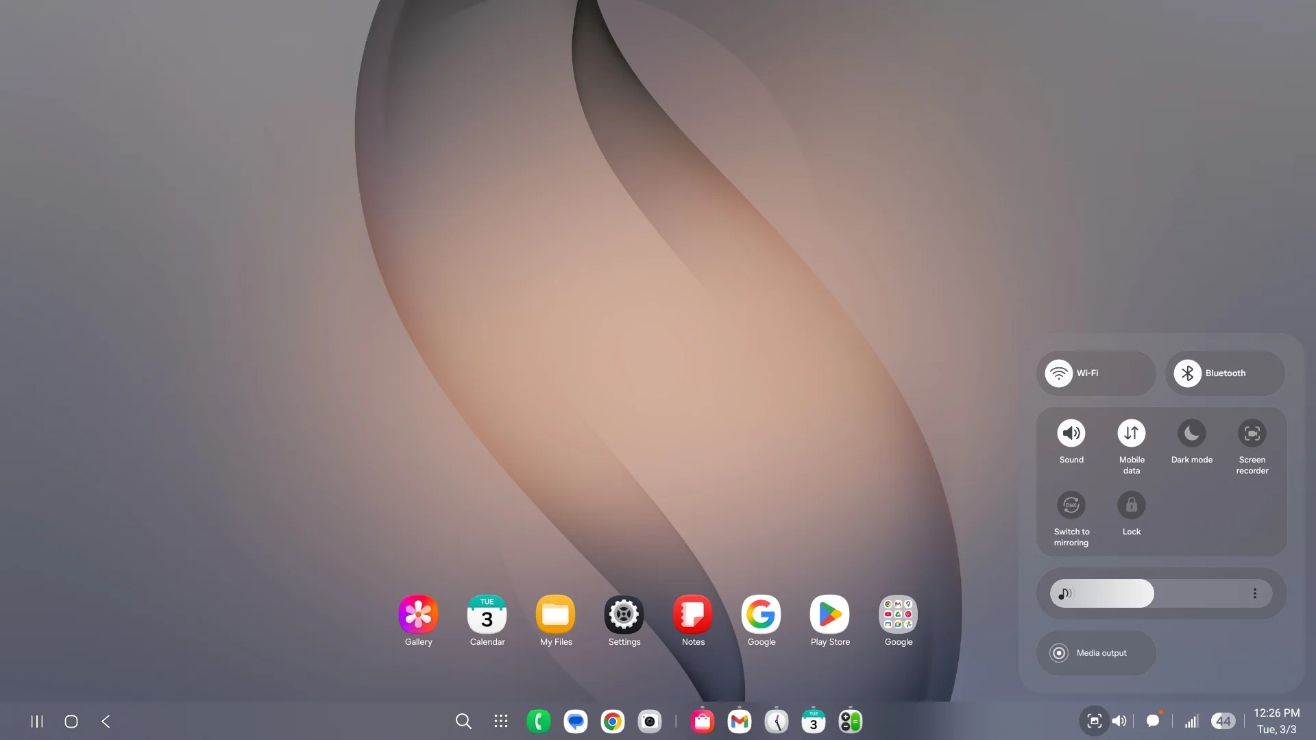 Screen shots of Samsung DeX on Galaxy S26.
